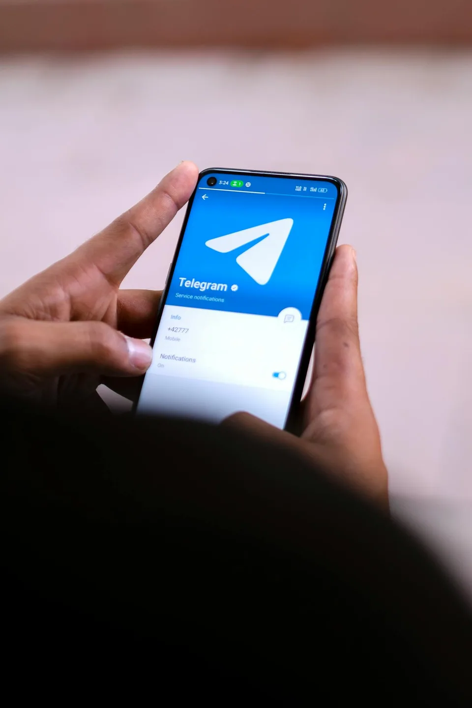 Экран Telegram с кнопкой запуска сигнал-бота Mines BOT